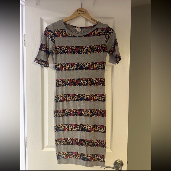 Floral Striped Gray Dress - Picture 1 of 2